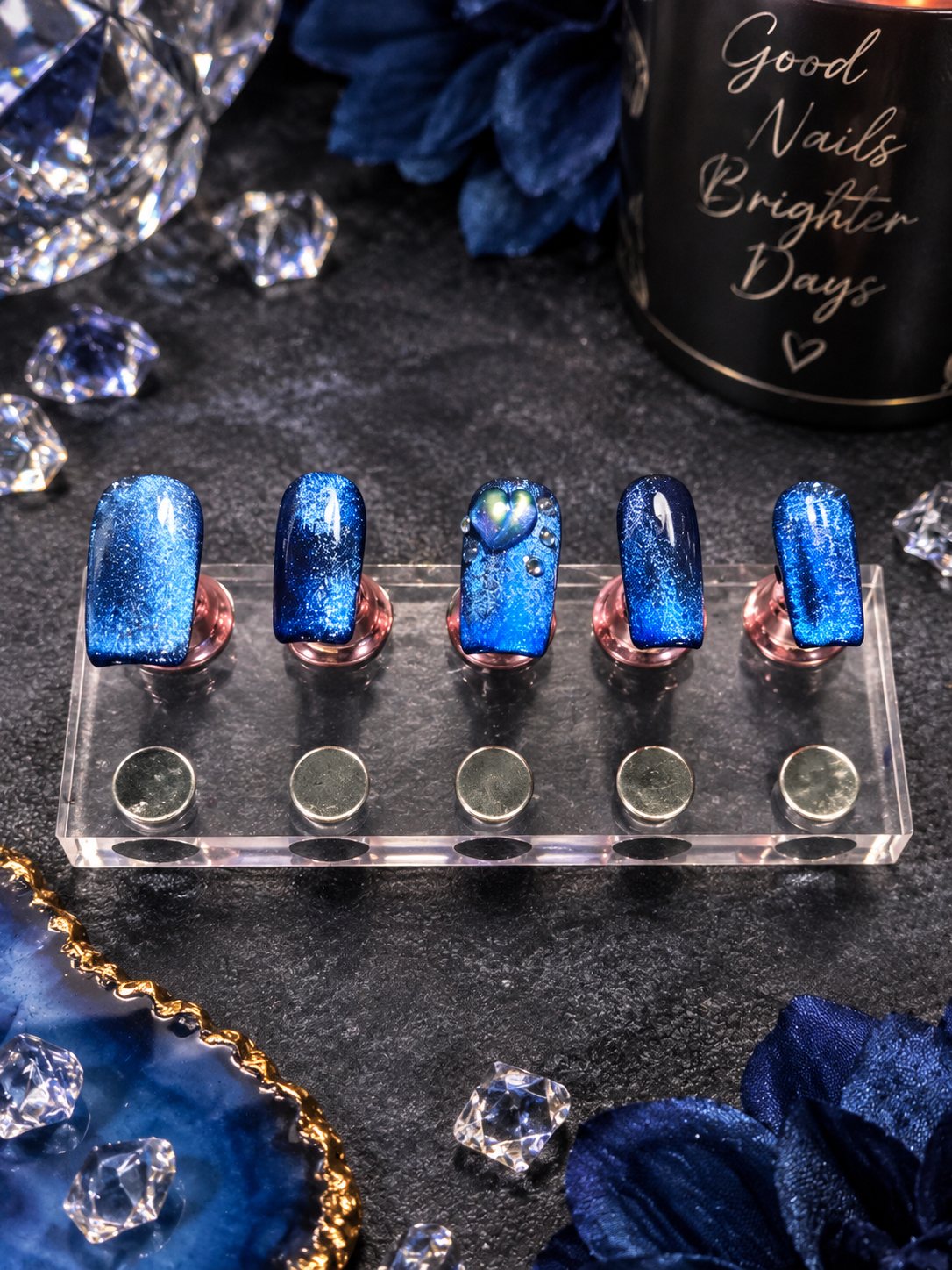 Sapphire cat-eye press-on nails